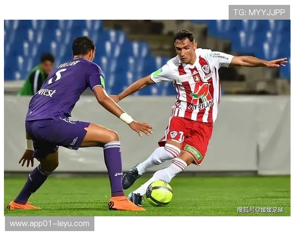 格拉纳达战术解析揭示球队新打法，专家称其有望冲击联赛前列