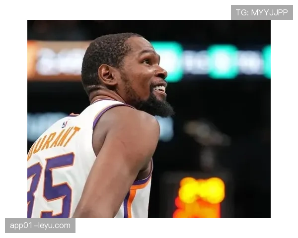 杜兰特加盟太阳队引发关注，瘦子球员成焦点