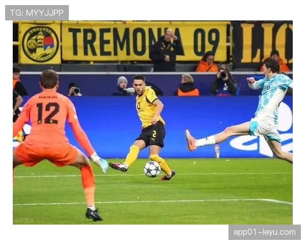 德甲黑马强势崛起：多特蒙德双线作战，保级与争冠并进状态回暖引关注