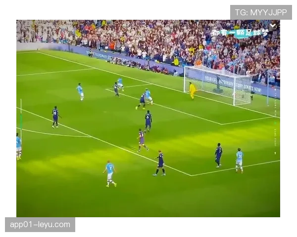 德布劳内远射破门引爆全场,精彩进球集锦引球迷热议 德布劳内远射破门引爆全场,精彩进球集锦引球迷热议