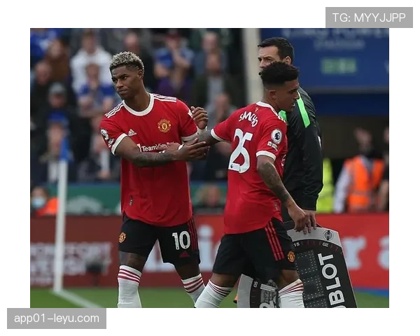 拉齐奥迎新帅掌舵,蓝鹰雄风再起引期待 拉齐奥迎新帅掌舵,蓝鹰雄风再起引期待