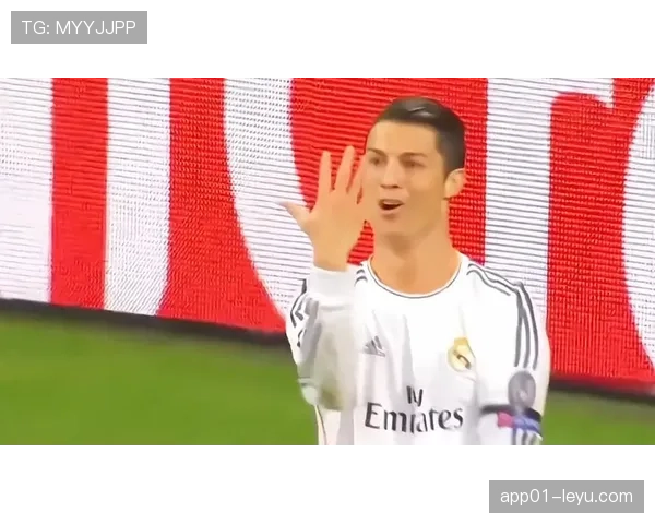 诺伊尔对阵C罗锋线的关键扑救解析