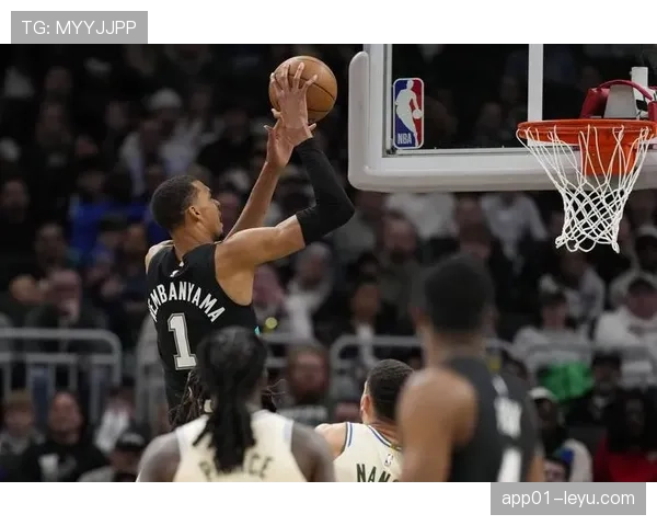 肖恩·马里昂突破能力提升三分效率抢占内线得分优势